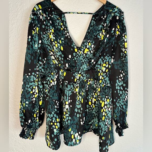 Torrid Green Silky Wrap Top Long Sleeve Watercolor Bow Celestial Artsy Size 1X - Picture 1 of 7